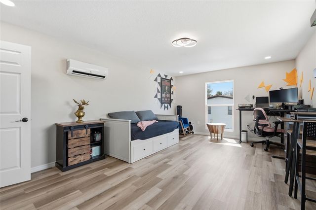 1873 64TH AVENUE N, St Petersburg, FL 33702