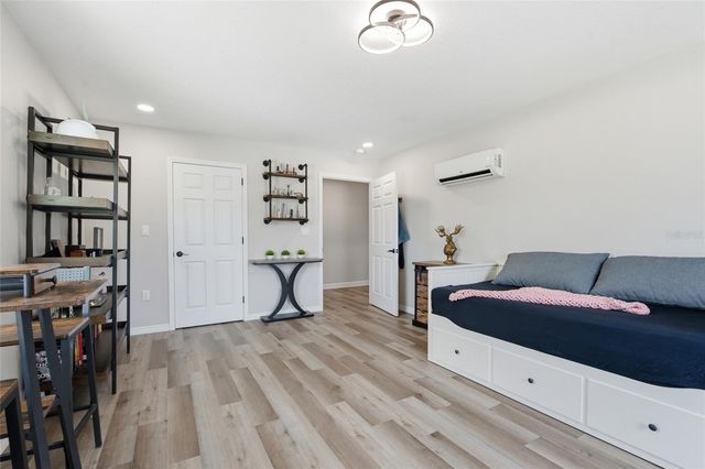1873 64TH AVENUE N, St Petersburg, FL 33702