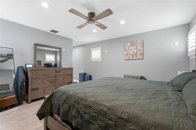 1873 64TH AVENUE N, St Petersburg, FL 33702