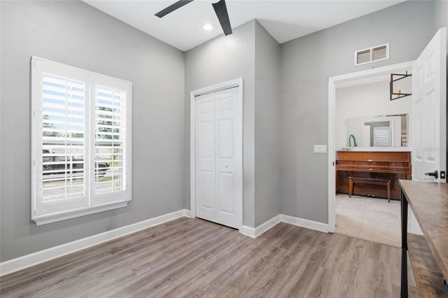 1873 64TH AVENUE N, St Petersburg, FL 33702