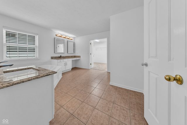8274 Sweetclover, Indianapolis, IN 46256