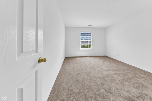 8274 Sweetclover, Indianapolis, IN 46256