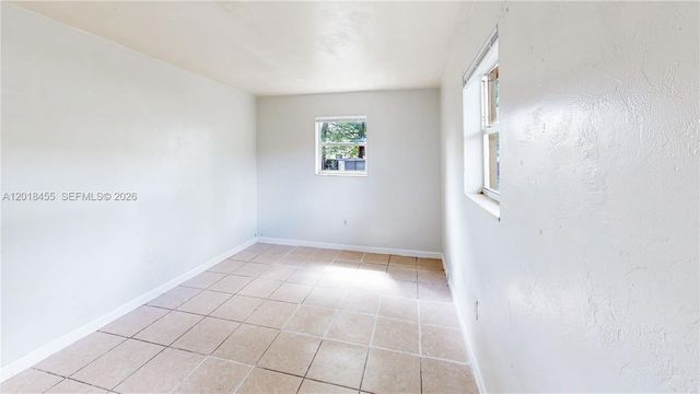2760 NW 58th St, Miami, FL 33142