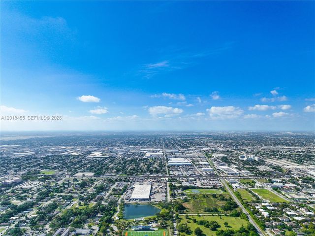2760 NW 58th St, Miami, FL 33142