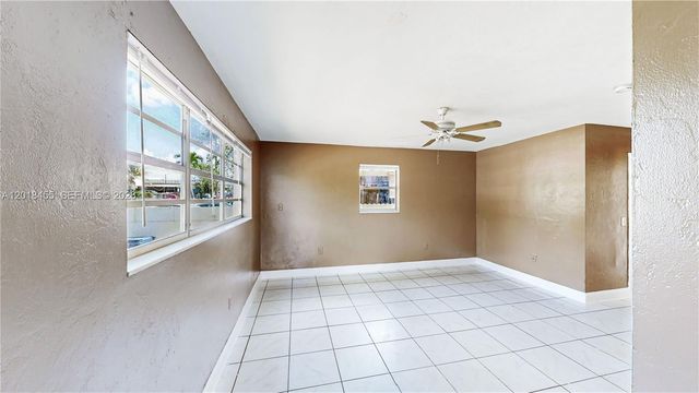 2760 NW 58th St, Miami, FL 33142