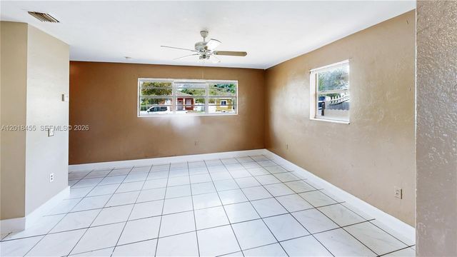 2760 NW 58th St, Miami, FL 33142