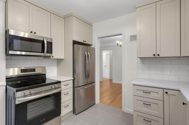 4150 Abbott Avenue N, Robbinsdale, MN 55422