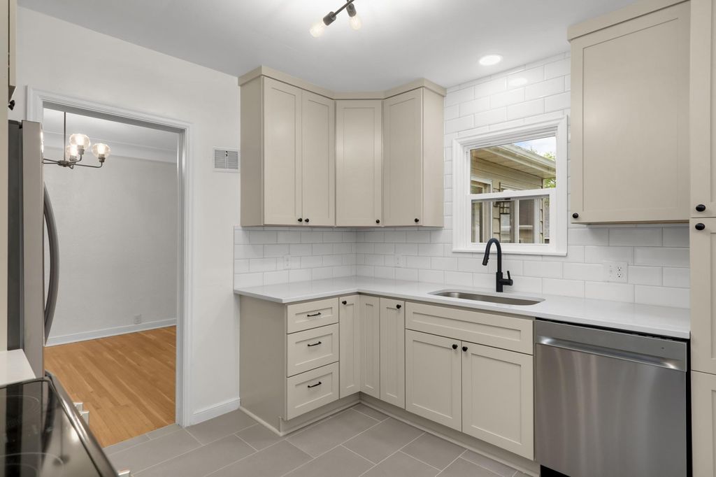 4150 Abbott Avenue N, Robbinsdale, MN 55422 — photo 5