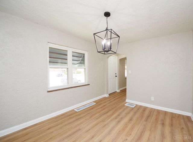 3952 Race Road, Green Twp, OH 45211