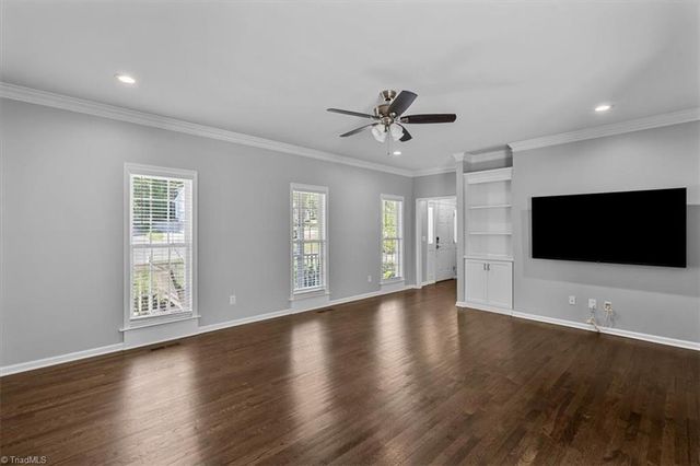 1373 Salem Crossing Road, Kernersville, NC 27284