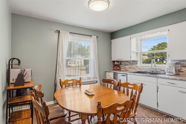 918 Paw Paw Drive, Holland, MI 49423