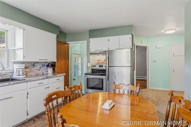 918 Paw Paw Drive, Holland, MI 49423