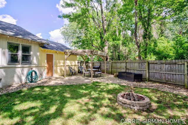 918 Paw Paw Drive, Holland, MI 49423