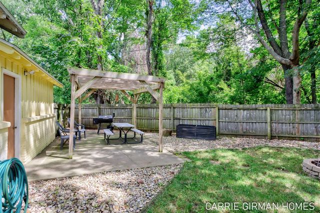 918 Paw Paw Drive, Holland, MI 49423