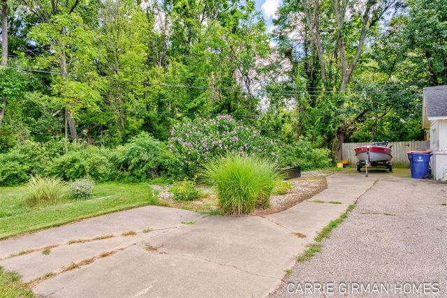 918 Paw Paw Drive, Holland, MI 49423