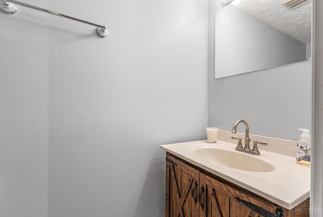 928 Beechmeadow Lane, Delhi Twp, OH 45238