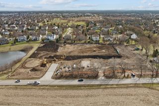 Unit 4B Prairie Grove Drive, Geneva, IL 60134