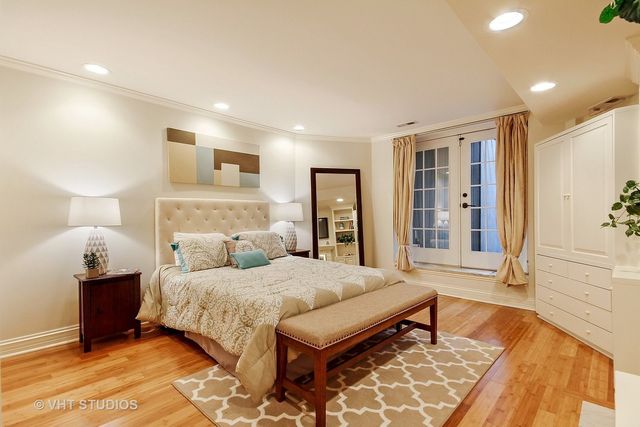 82 E Elm Street 1, Chicago, IL 60611