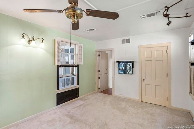 527 Kings Ct, San Antonio, TX 78212