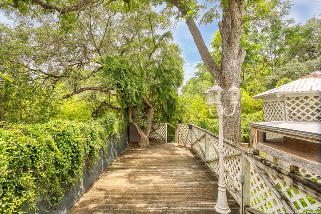 527 Kings Ct, San Antonio, TX 78212