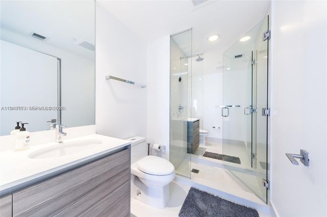 121 NE 34th St 3005, Miami, FL 33137