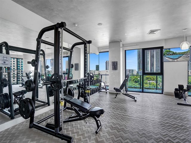 121 NE 34th St 3005, Miami, FL 33137