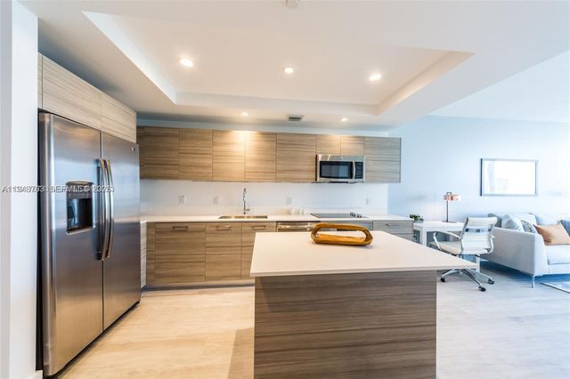 121 NE 34th St 3005, Miami, FL 33137