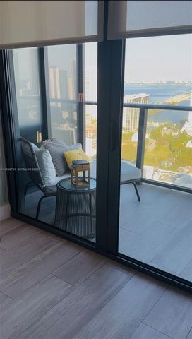 121 NE 34th St 3005, Miami, FL 33137