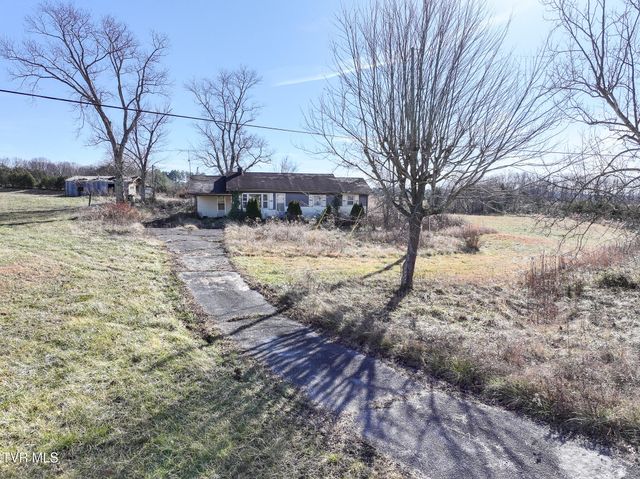 1255 Carpenters Chapel Road, Mosheim, TN 37818