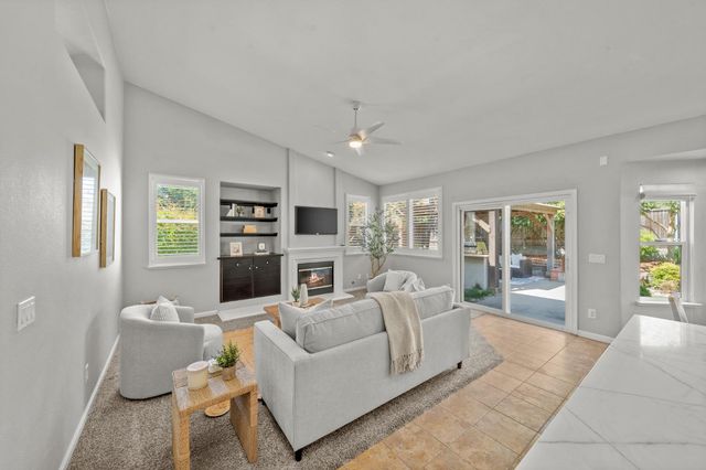 396 Caldarella Cir, Roseville, CA 95678