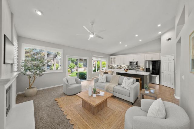396 Caldarella Cir, Roseville, CA 95678