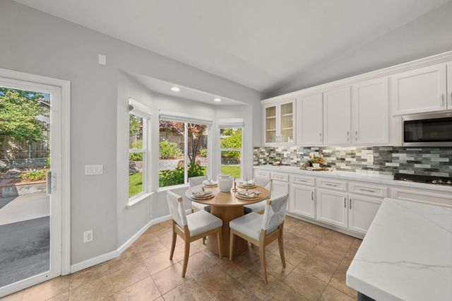 396 Caldarella Cir, Roseville, CA 95678