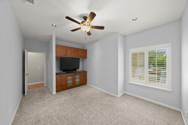 396 Caldarella Cir, Roseville, CA 95678