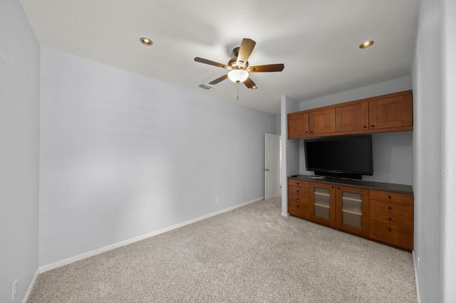 396 Caldarella Cir, Roseville, CA 95678