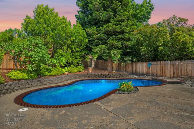 396 Caldarella Cir, Roseville, CA 95678