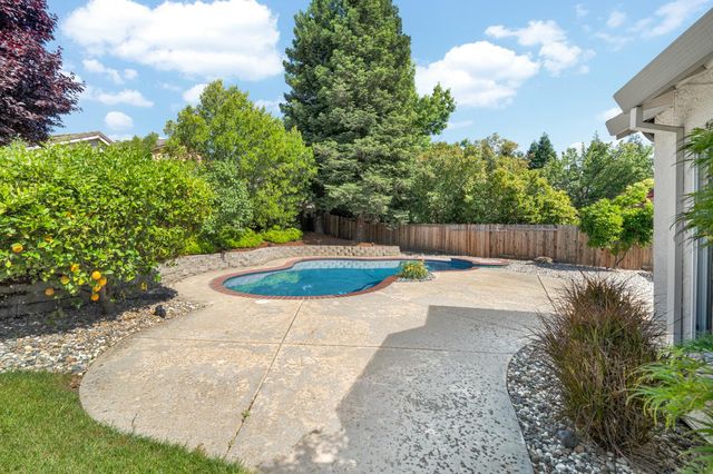 396 Caldarella Cir, Roseville, CA 95678