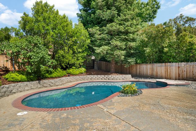 396 Caldarella Cir, Roseville, CA 95678