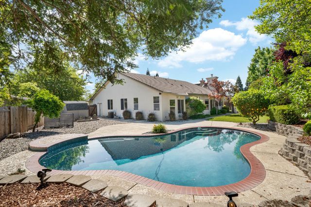 396 Caldarella Cir, Roseville, CA 95678