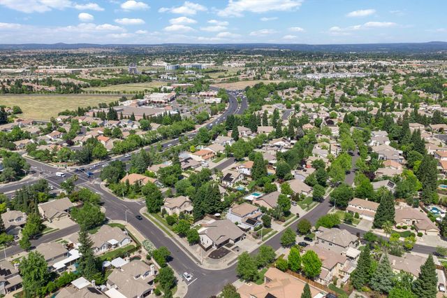 396 Caldarella Cir, Roseville, CA 95678