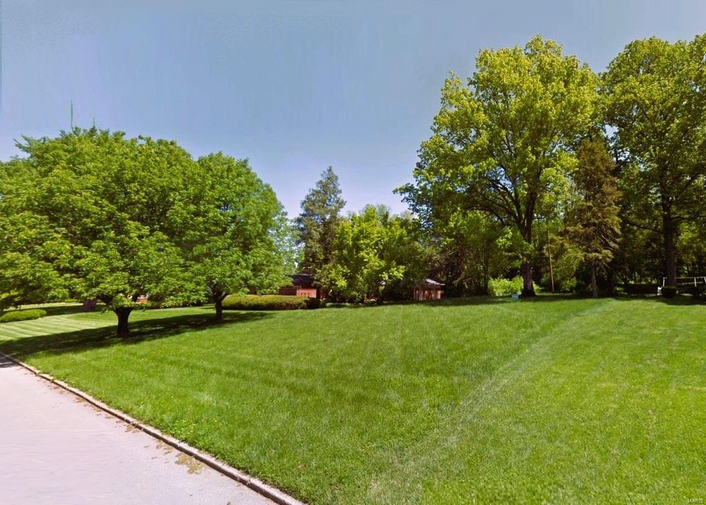 74 Country Club Place, Belleville, IL 62223