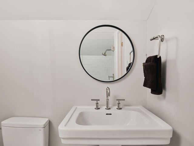 2412 Jarratt Ave, Austin, TX 78703