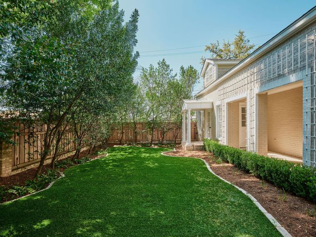 2412 Jarratt Ave, Austin, TX 78703