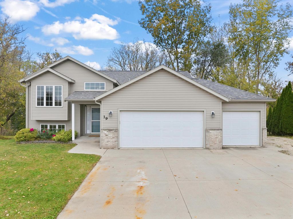 19 Rollins Drive, Elgin, MN 55932 — photo 2