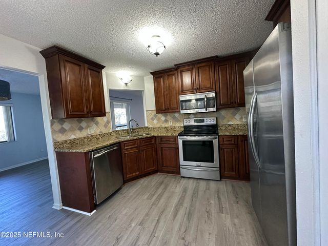 3801 CROWN POINT Road 3082, Jacksonville, FL 32257