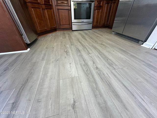 3801 CROWN POINT Road 3082, Jacksonville, FL 32257