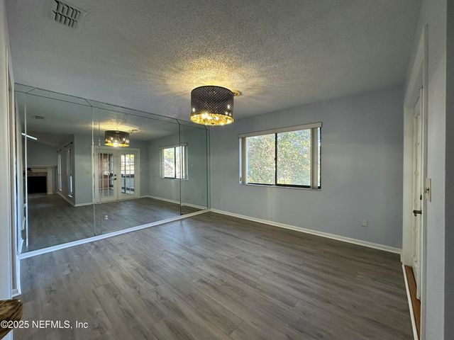 3801 CROWN POINT Road 3082, Jacksonville, FL 32257