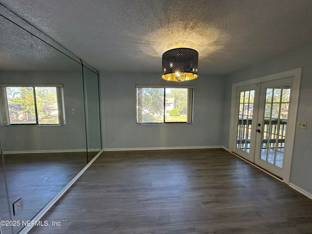 3801 CROWN POINT Road 3082, Jacksonville, FL 32257