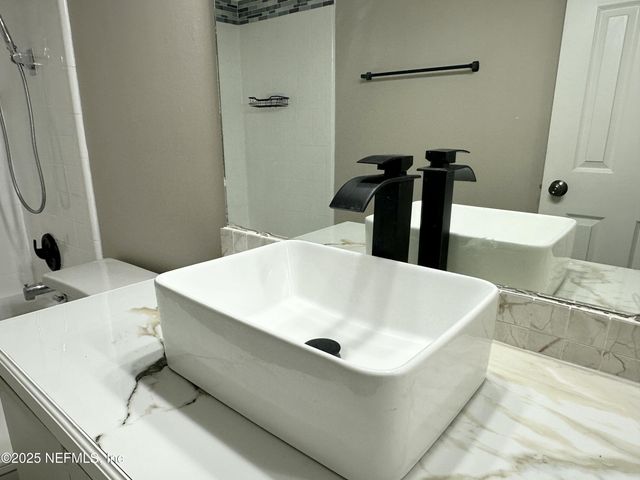 3801 CROWN POINT Road 3082, Jacksonville, FL 32257