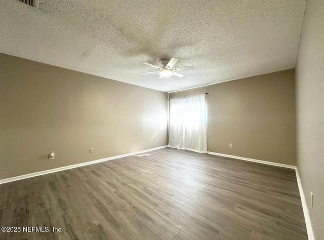 3801 CROWN POINT Road 3082, Jacksonville, FL 32257