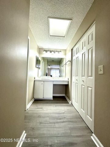 3801 CROWN POINT Road 3082, Jacksonville, FL 32257